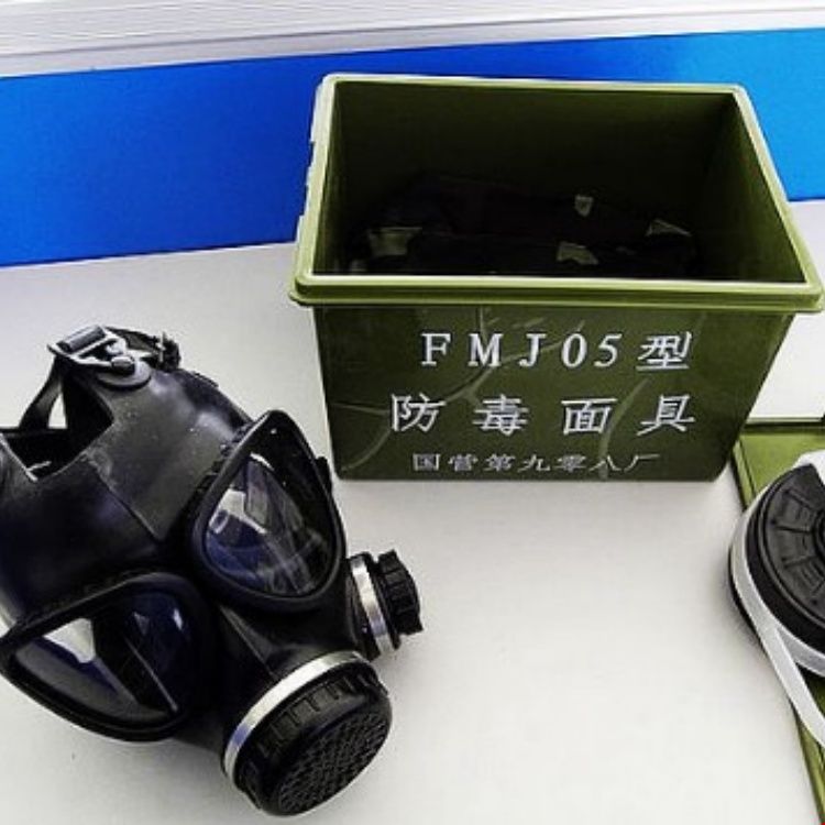 頭戴FMJ05防毒面具87式防化罩 守護(hù)呼吸，抵御生化與濃煙威脅